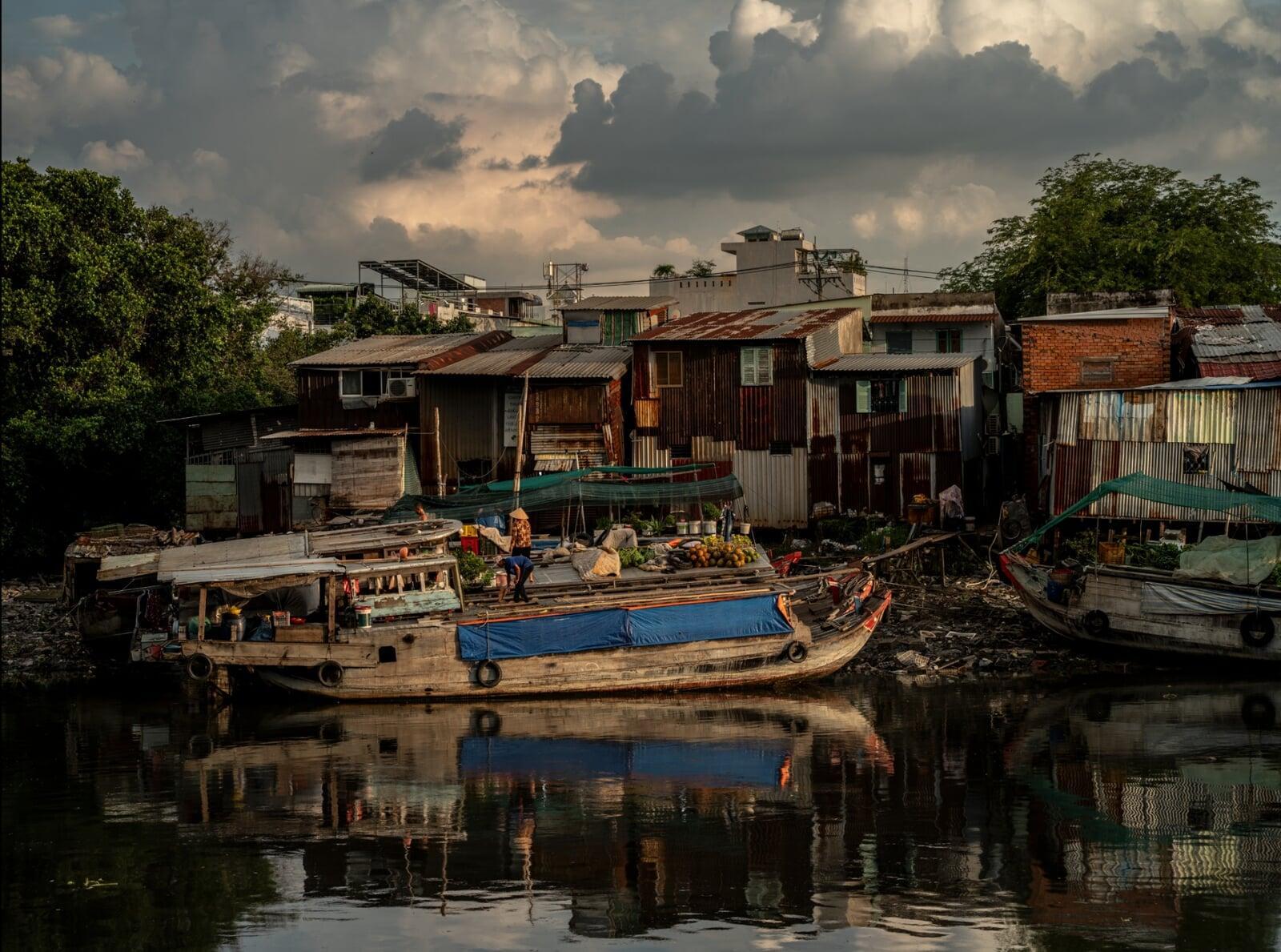 Sign Snaps Portrait of a city by Alexandre Garel
