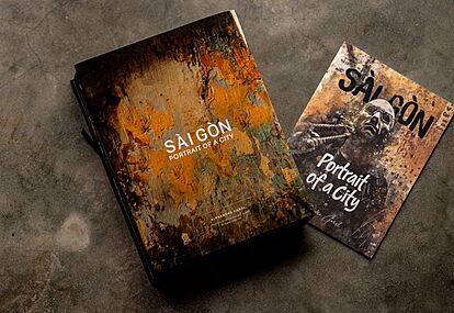 Sign Snaps Portrait of a city by Alexandre Garel